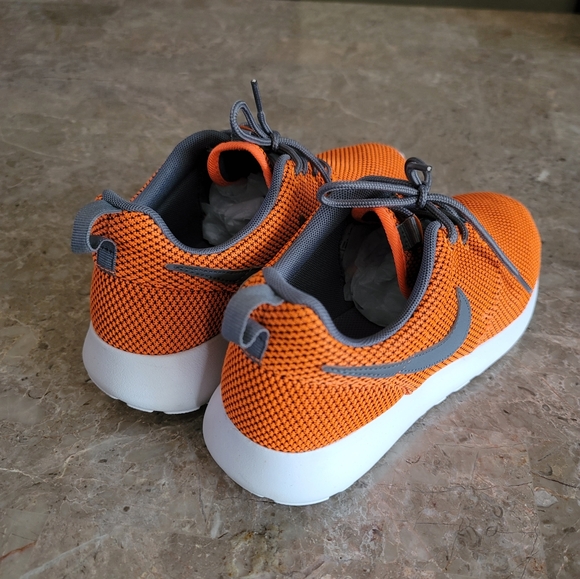 2013 Nike Roshe run boys shoes total orange 🍊us size 5.5Y - Picture 5 of 11